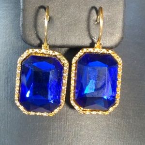 Beautiful Vintage Blue Radiant Cut, Lever Back Earrings,Gold Tone. VINTAGE GLAM!
